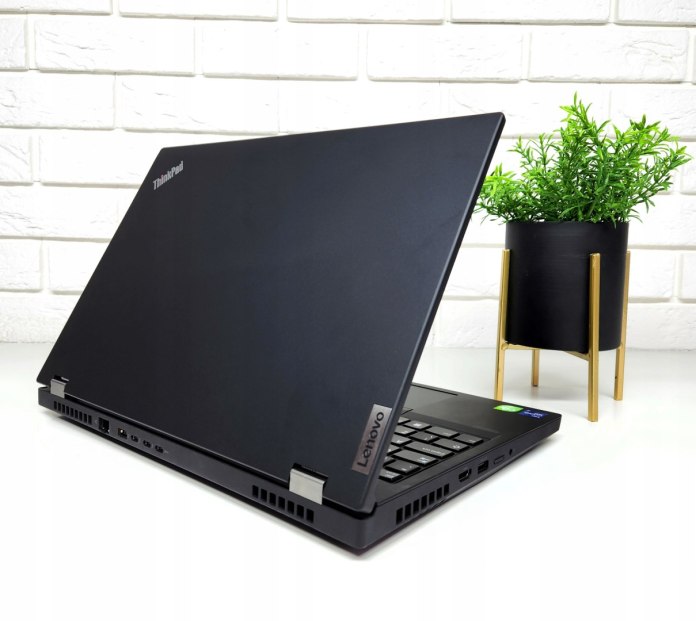 Laptop Lenovo ThinkPad P15 G2 i7 RTX A3000 - realne zdjęcie produktu